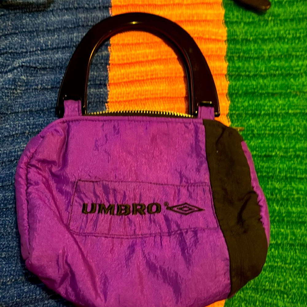 urban outfitters umbro purse